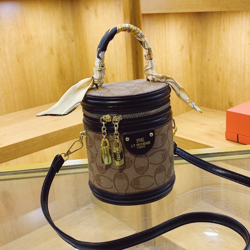Designer High-End Bucket 2025 New Vintage Floral Print Handbag Fashion Shoulder Crossbody Light Luxury Women's Bag