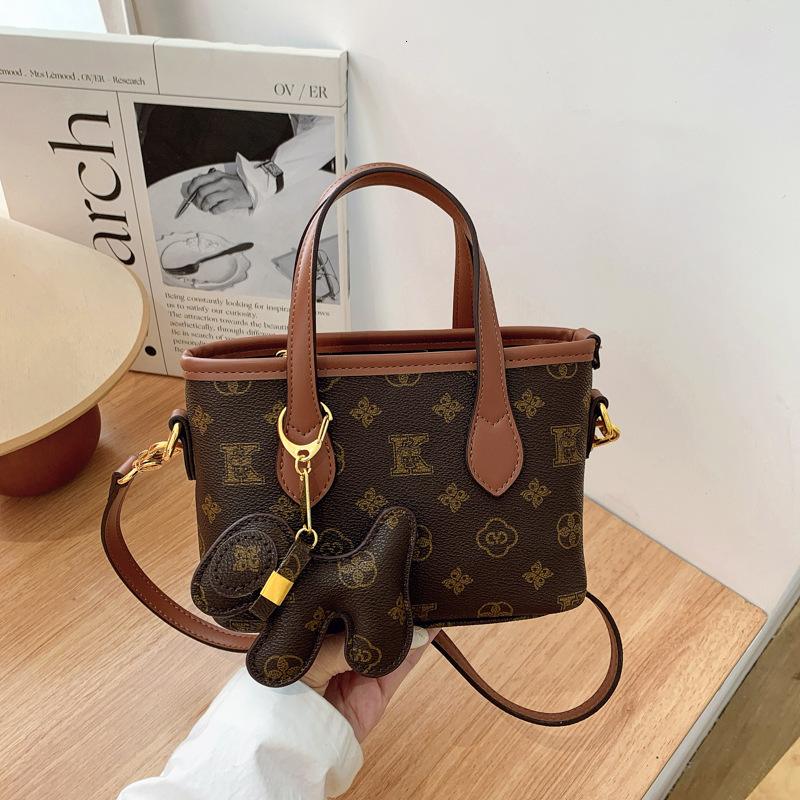 Designer High-End Handheld Basket for Women 2025 New Printed Bucket Shoulder Crossbody Light Luxury Women's Bag