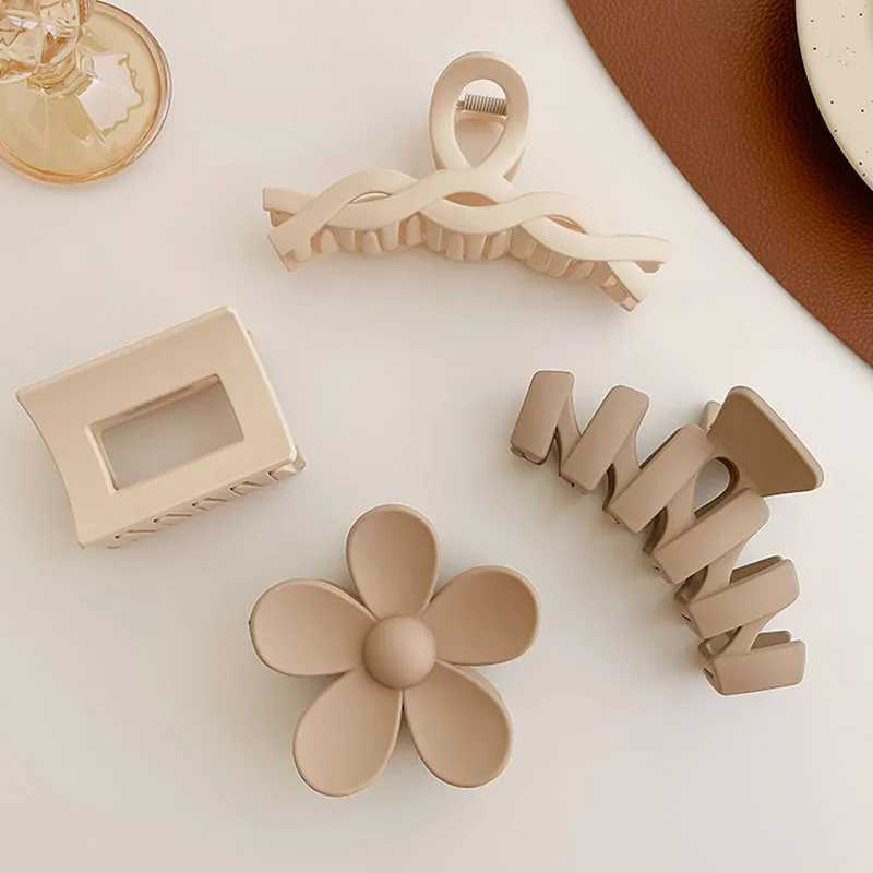 Women Elegant Brown Beige Flower Geometric Hair Claw Lady Temperament Solid Hair Clip Toothed Hairpin Fashion Hair Accessories Z250707
