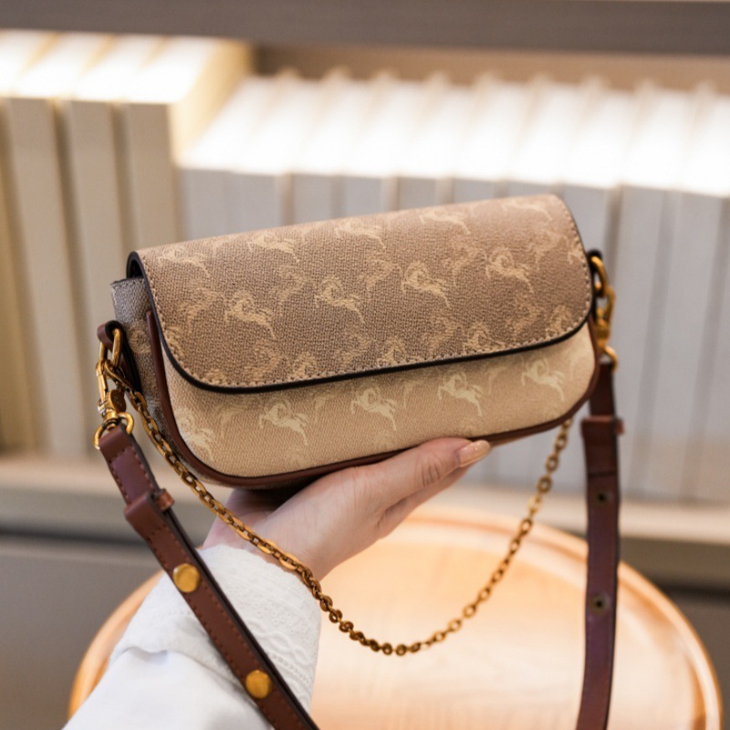 Designer 2025 New High-End Versatile Printed Chain Baguette Handbag Underarm Shoulder Crossbody for Women Luxury Women's Bag