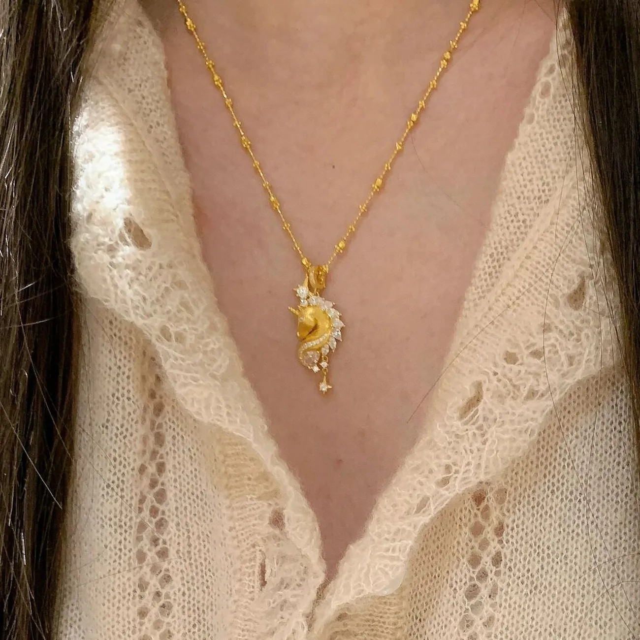 "Dream as Horse" Gold Wire drawing process Unicorn Cross Diamond - Accented Necklace, Vintage Exquisite High - End Clavicle Chain