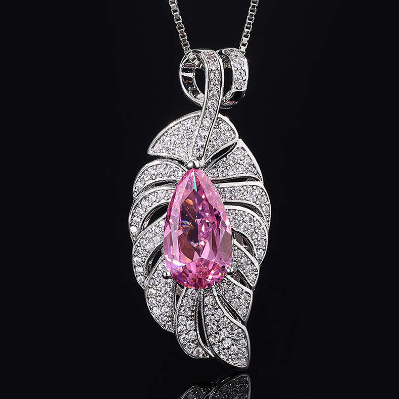 Imitation Emerald Necklace With Paraiba Leaf Pendant Fashion Collarbone Chain For Women F8f
