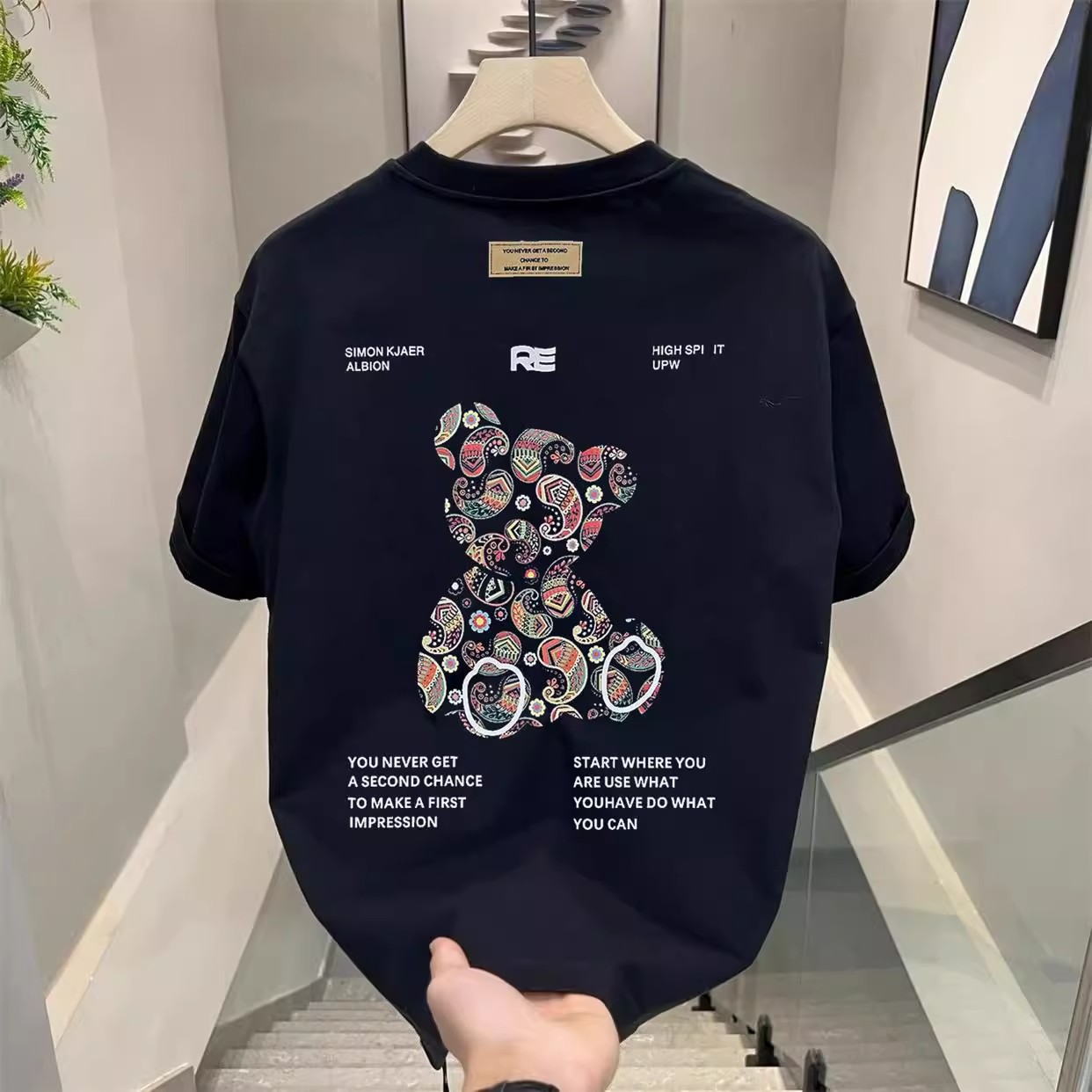 free shipping for man The new summer men's printed T-shirt made of pure cotton is trendy and versatile with a round neck