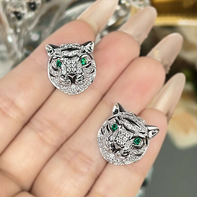 Autumn Winter New Jewelry Style Leopard Full Dia S Sier Needle Personality Fashion Versatile Earrings For Women C06
