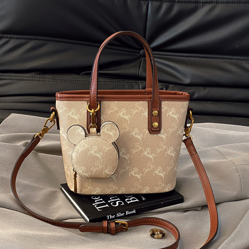 Designer 2025 New Style Elegant Texture Printed Large Capacity Crossbody Fashion Single Shoulder Handbag Bucket Light Luxury Women's Bag