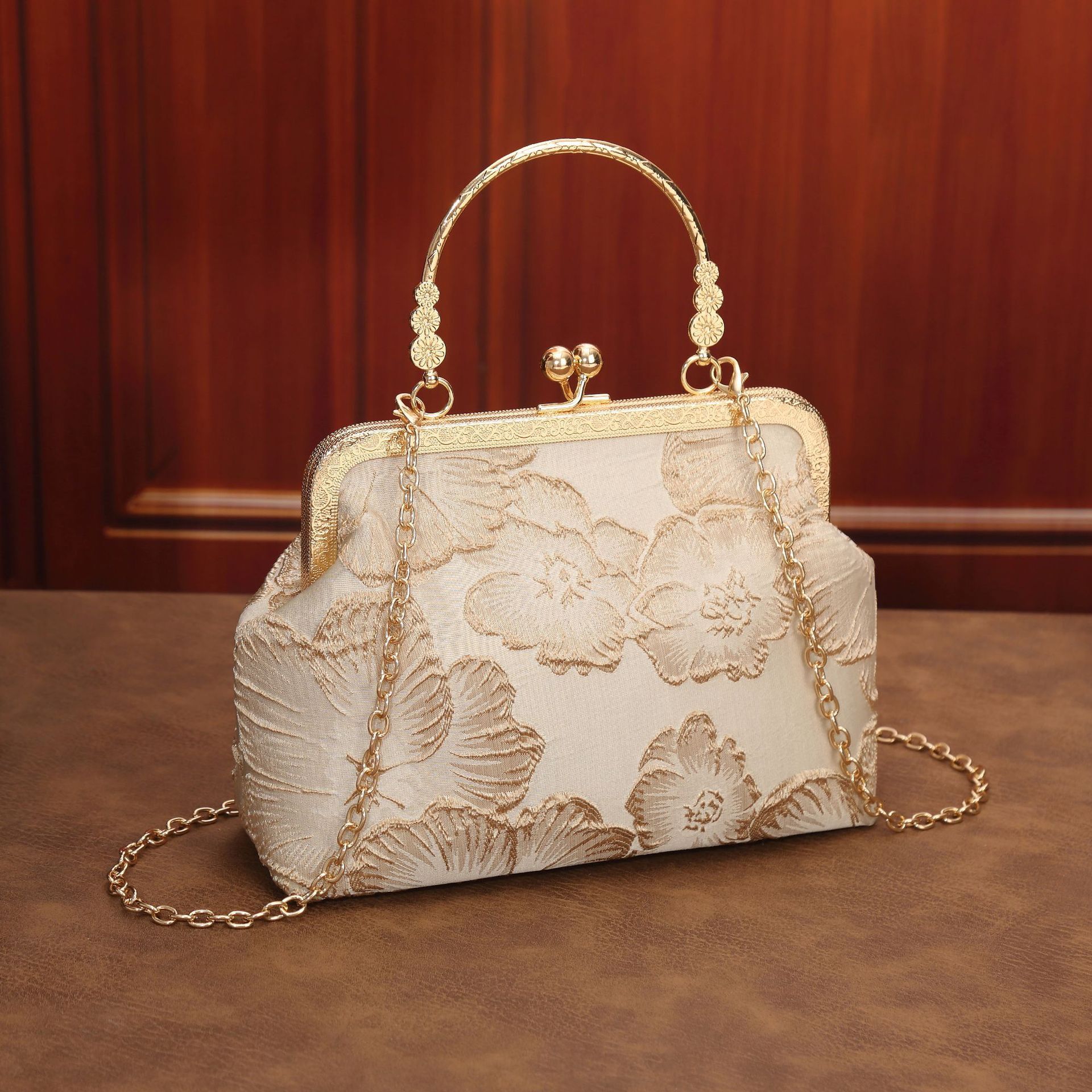 Free Shipping Designer's New Chinese Cheongsam Bag, Elegant And Generous Evening Gown Handbag, Formal Handheld Kiss Lock Bag, Pearl Bag With Ten 
