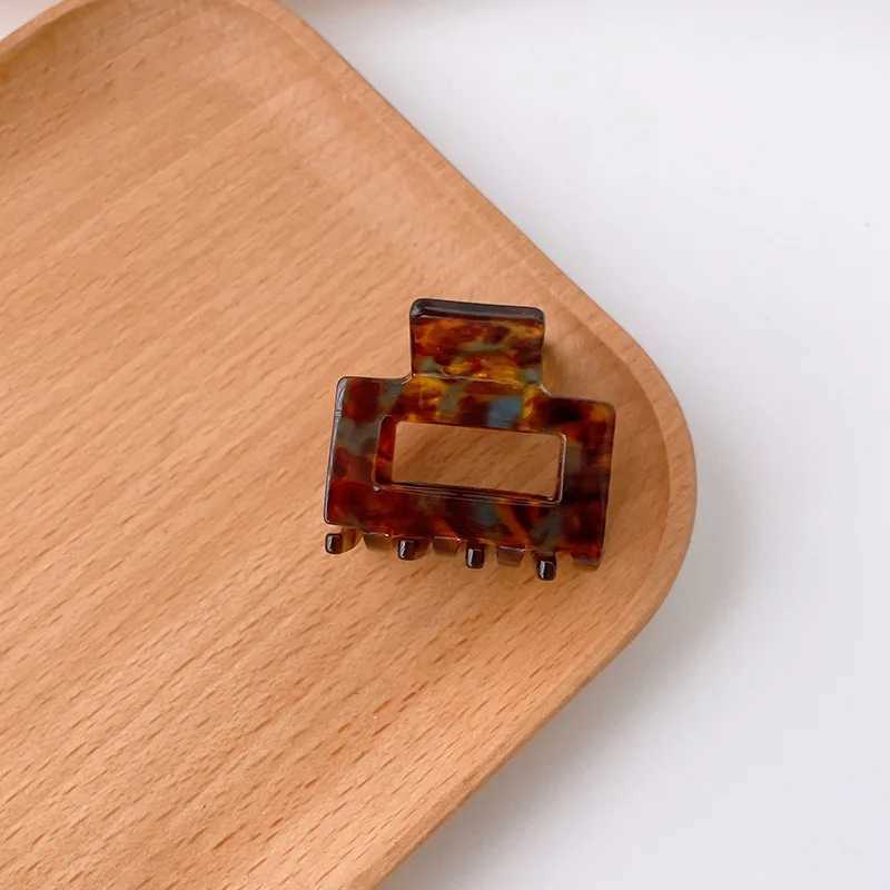 Fashion Hair Claws for Women Acetate Hair Clip Colorful Plaid Small Claw Clip Girls Hair Barrettes Hair Accessories 2022 New Z250707