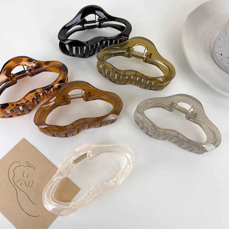 New Clouds Hollow Out Hair Claws Clips Womens Girls Jelly Acrylic Hair Clamps Plastic Irregular Hair Barrettes Hair Accessories Y250707