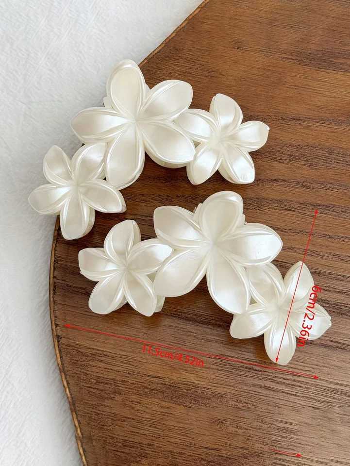 2Pcs Light Sensing Pearl White Double Sided Flower Gripper Womens Minimalist Back of Head Plate Hair Clip Hair Accessories Y250707
