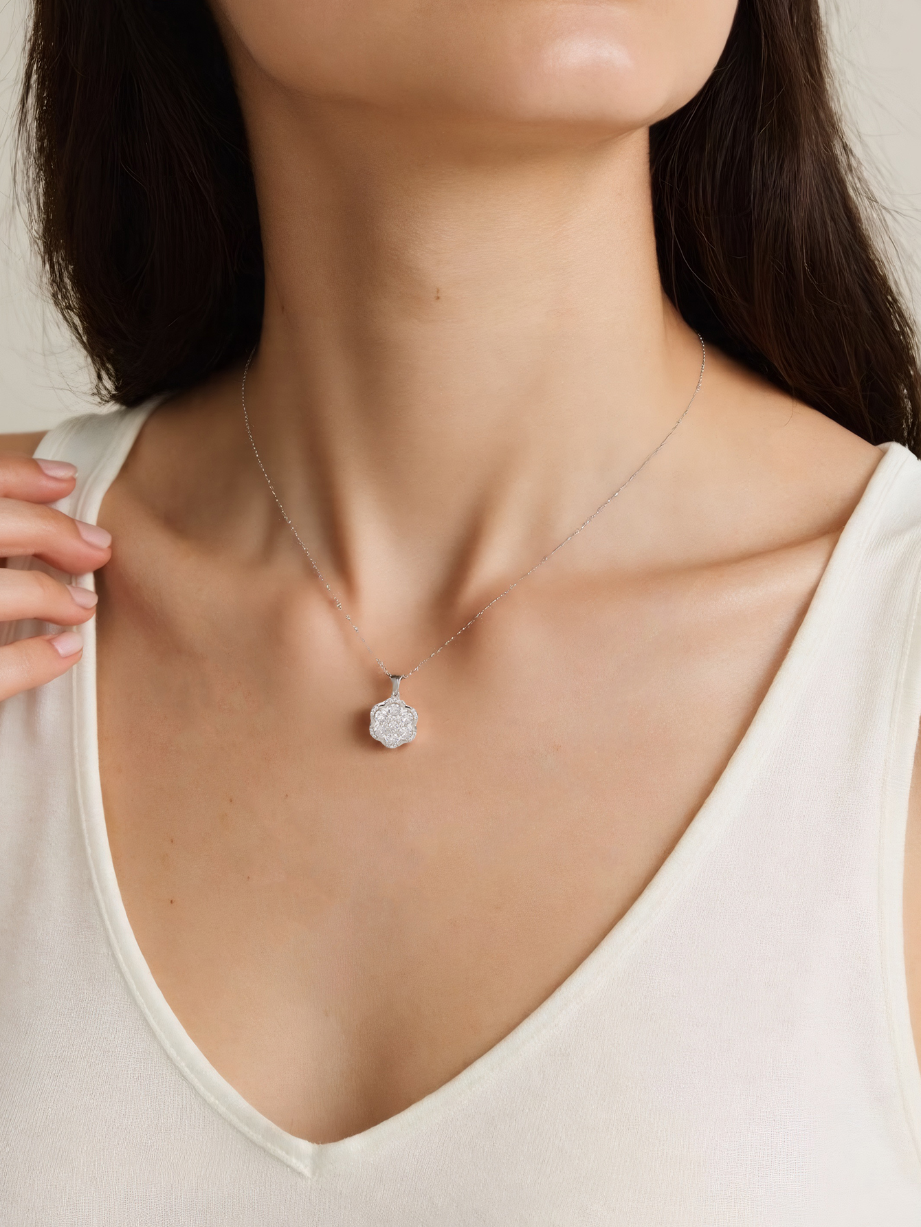 Light luxury high-level sense of flash diamond hundred with six-petal flower necklace women's collarbone chain wholesale customized TM0034