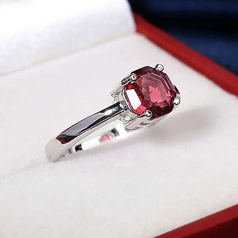 Red Ruby Oval Egg Shape Gemstone Sterling 925 Silver Wedding Rings For Women Bridal Fine Jewelry Engagement Ring Accessories XJ250707