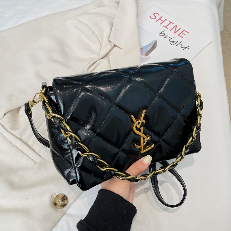 Designer Quilted Chain 2025 New Versatile Fashion Design Sense Small Square Underarm Trendy Women's Light Luxury Bag
