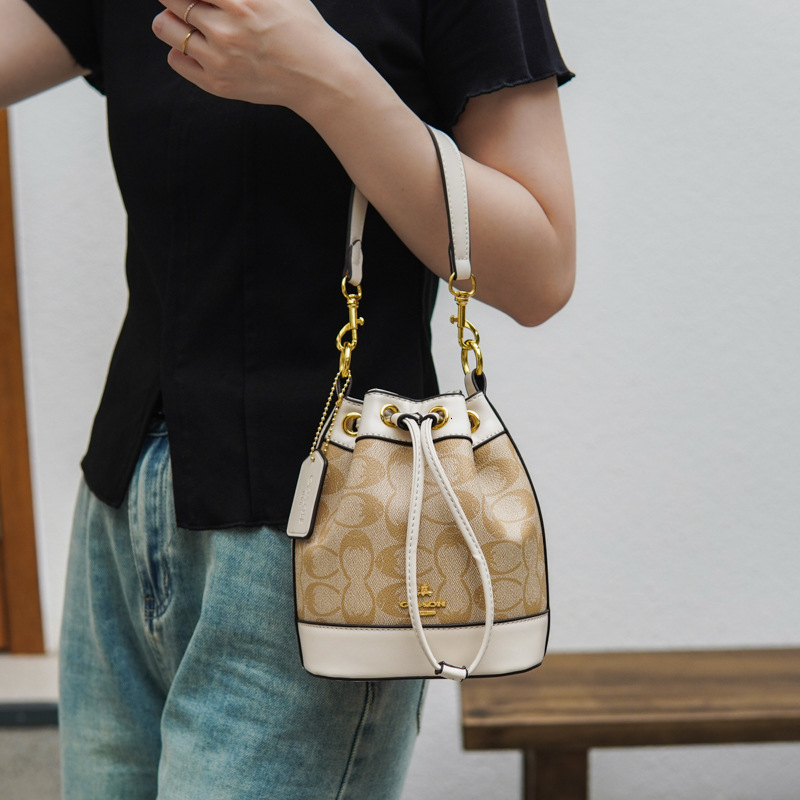 Designer 2025 New High-Quality Texture Elegant Bucket Fashion Printed Crossbody Versatile Shoulder Light Luxury Women's Bag