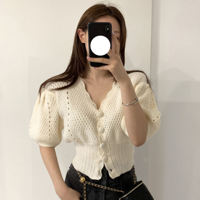 2025 Summer new women's T-shirt French retro button bubble sleeve short sleeved women's cardigan summer knitted short sleeved top new design
