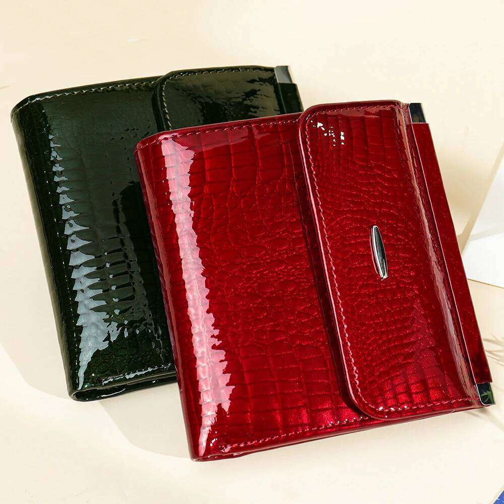 Cowhide Women's Retro Fashion Alligator Pattern Female Leather Short Clutch Bag Designer Women Gift Coin Purse