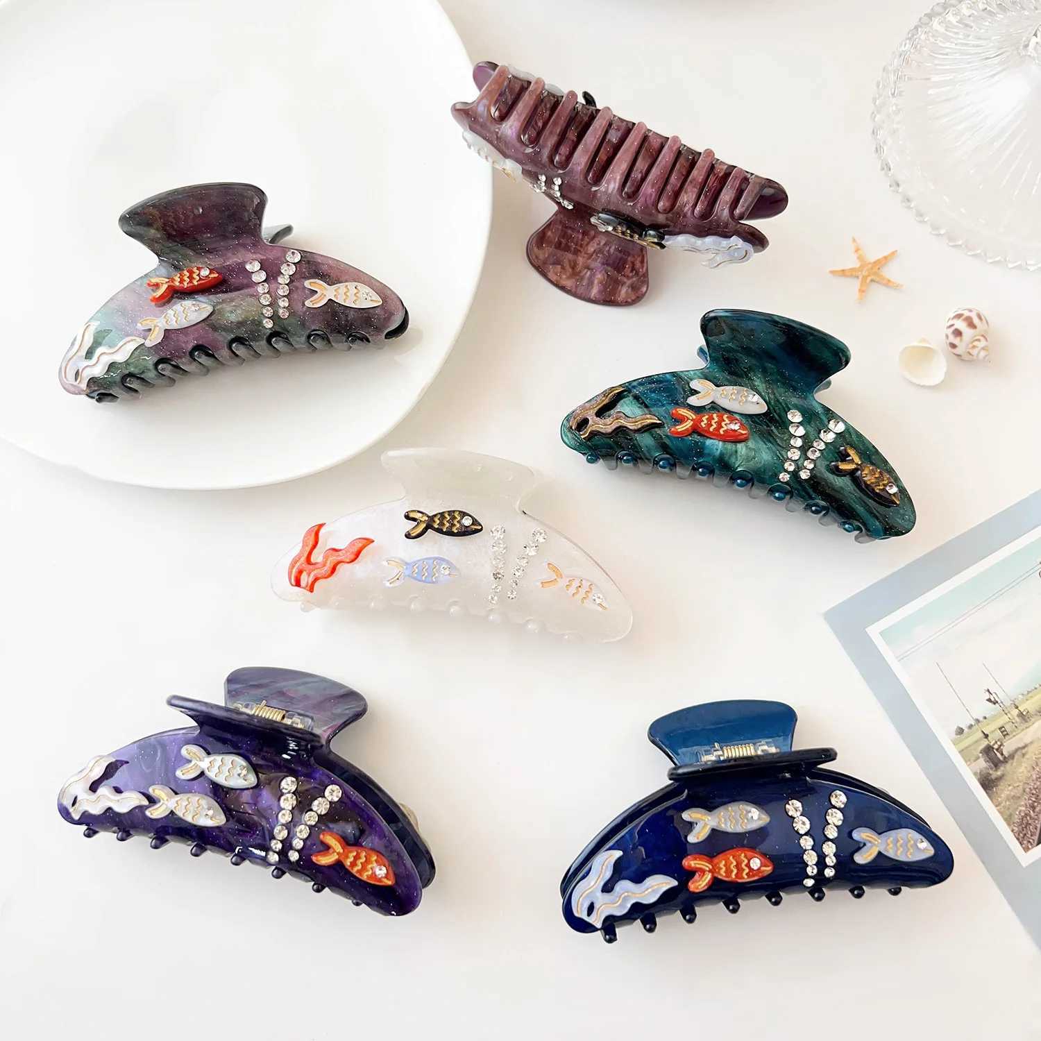 2023 Summer Rhinestone Starfish Hair Claw Acrylic Claw Clips Beach Ocean Series Crab Hair Clips for Women Hair Accessories Y250707