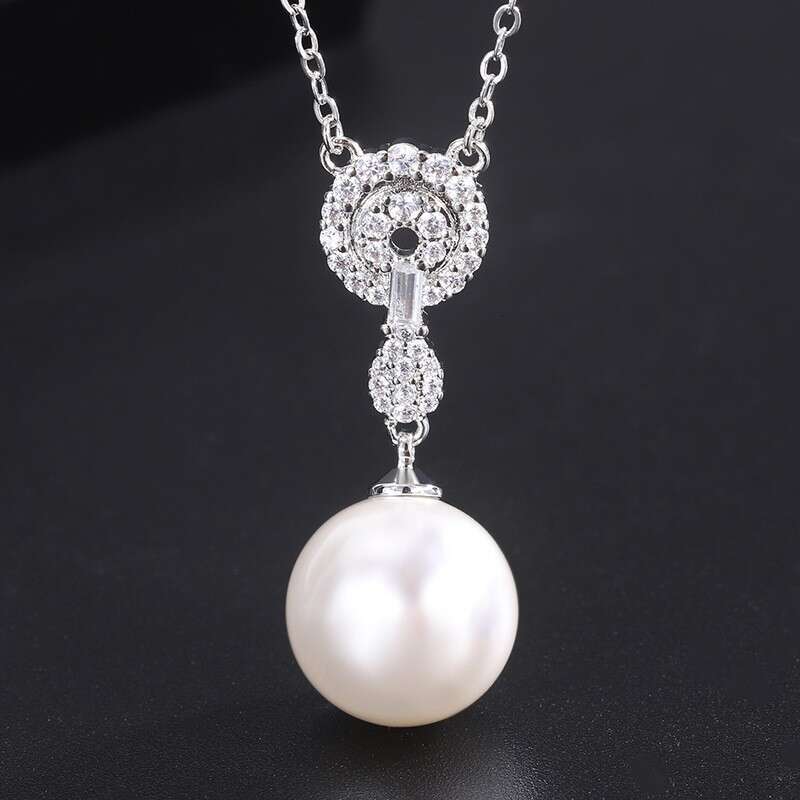 Shell Earrings And White Pearl Necklace Pendant Two-Piece Set With Elegant Design For Women B2a