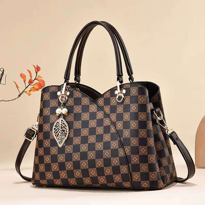 DHessentials Contrast Color New Trendy Versatile Crossbody Fashion Women's Large Capacity One Shoulder Handbag