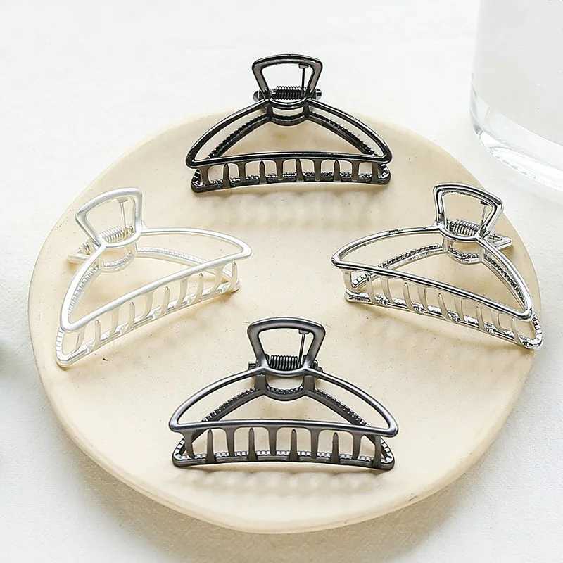 1 pc Women Geometric Alloy Hair Claws Hair Clips Large Hair Making Tools Elegant Party Hair Accessories Hairdressing Tool Y250707