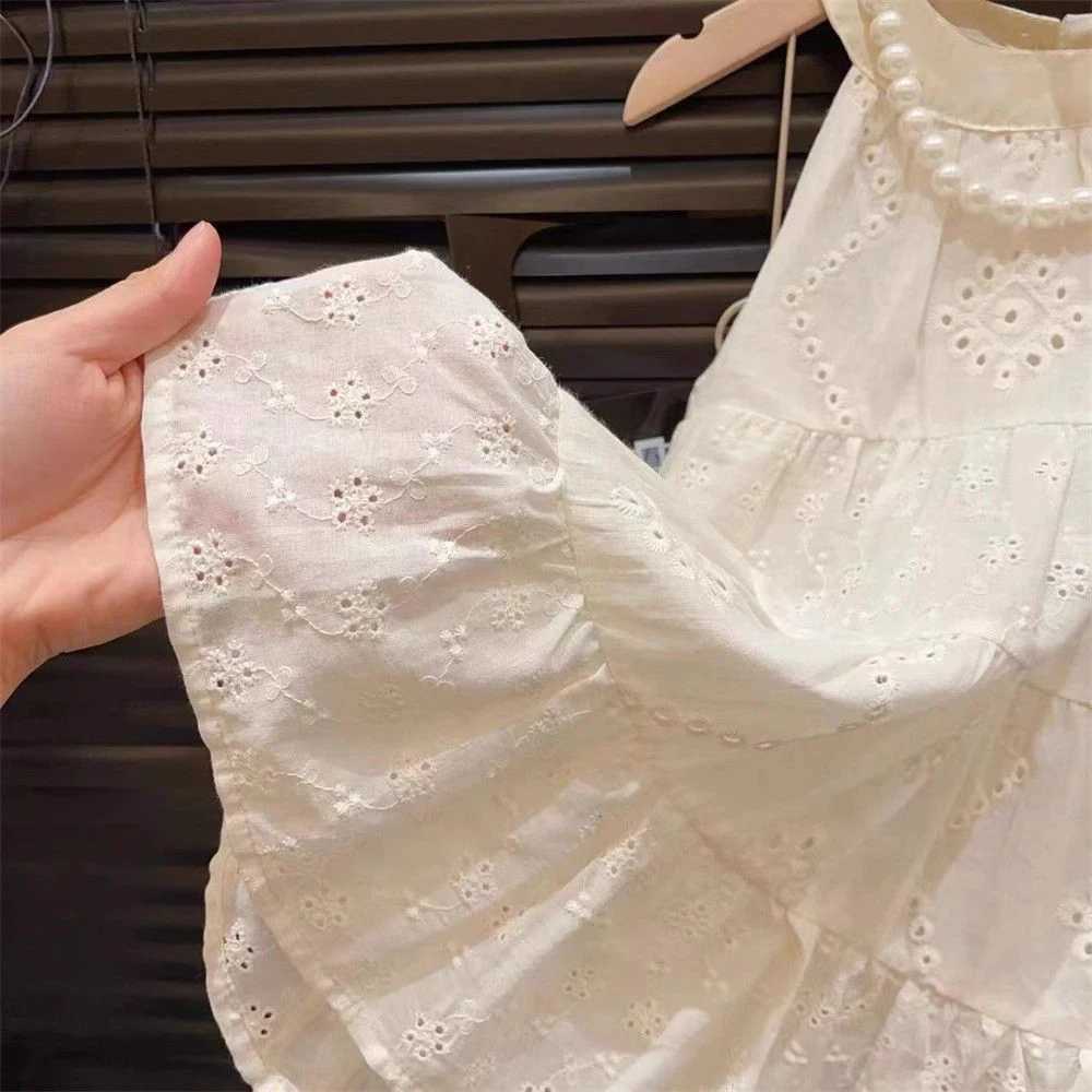 2025 Summer Bear Leader Cut-out Design Girls Dress Little Girl Fashion Sling White Holiday Medium Length Vest Dress Girls Dress R250707