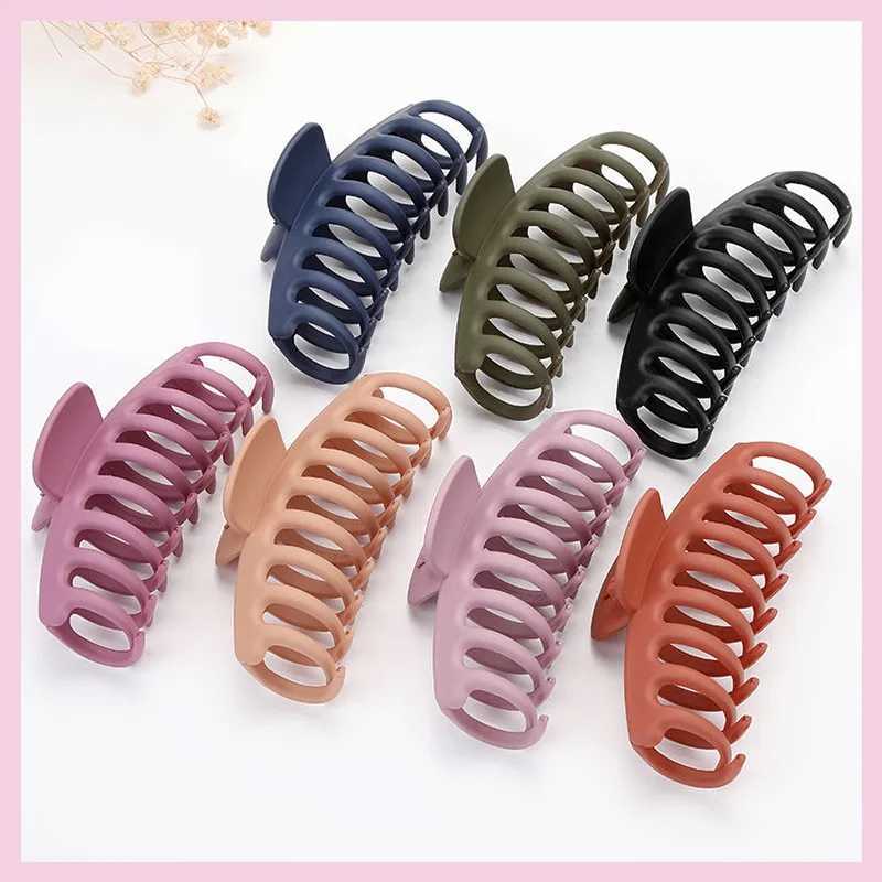 2025 Korean Solid Big Hair Claws Elegant Frosted Acrylic Hair Clips Hairpins Barrette Headwear for Women Girls Hair Accessories Y250707