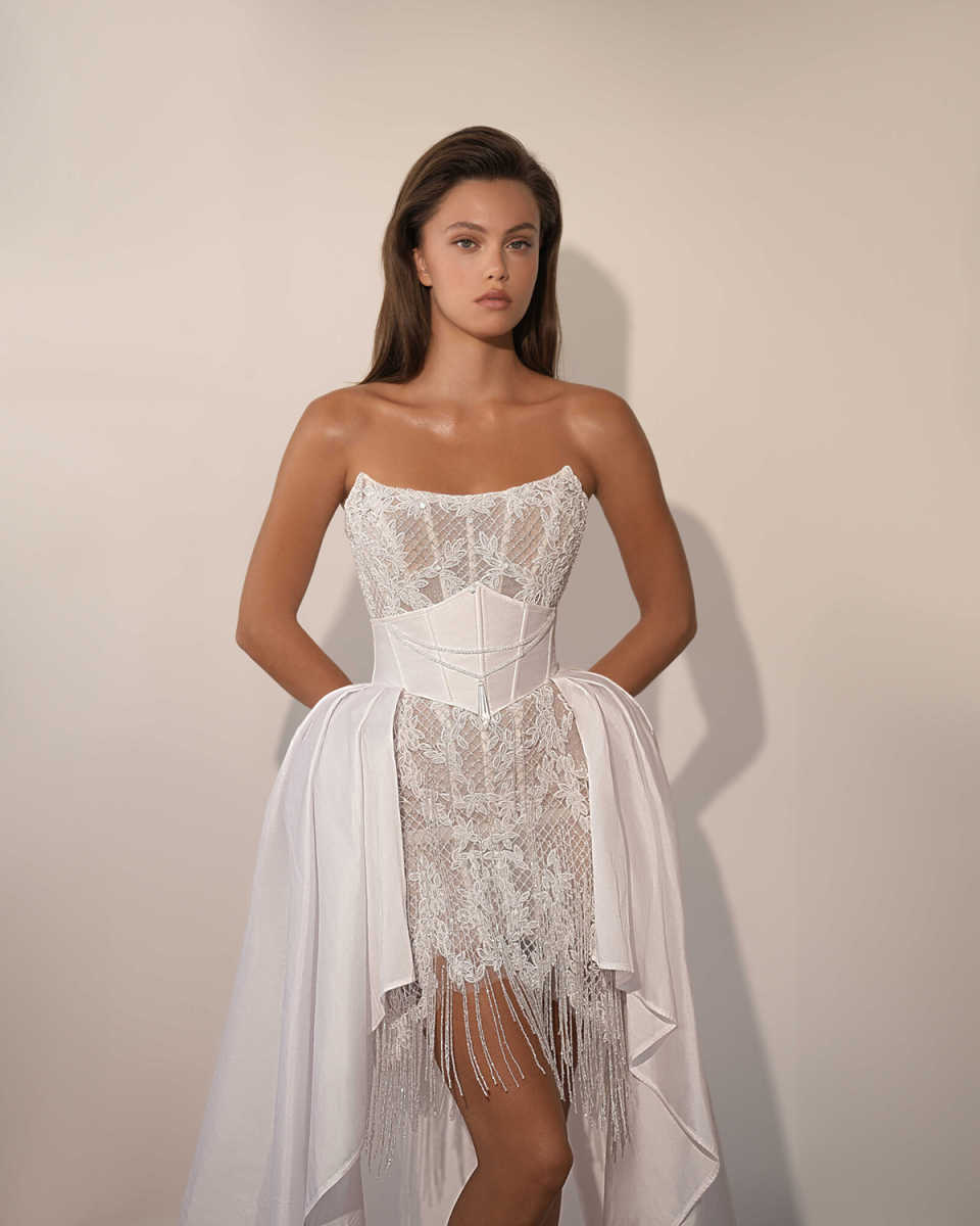 Designer Short A Line Women Wedding Dress Sleeveless Strapless Bridal Gowns Lace Tassel Detachable Train Dress Custom Made vestidos de novia