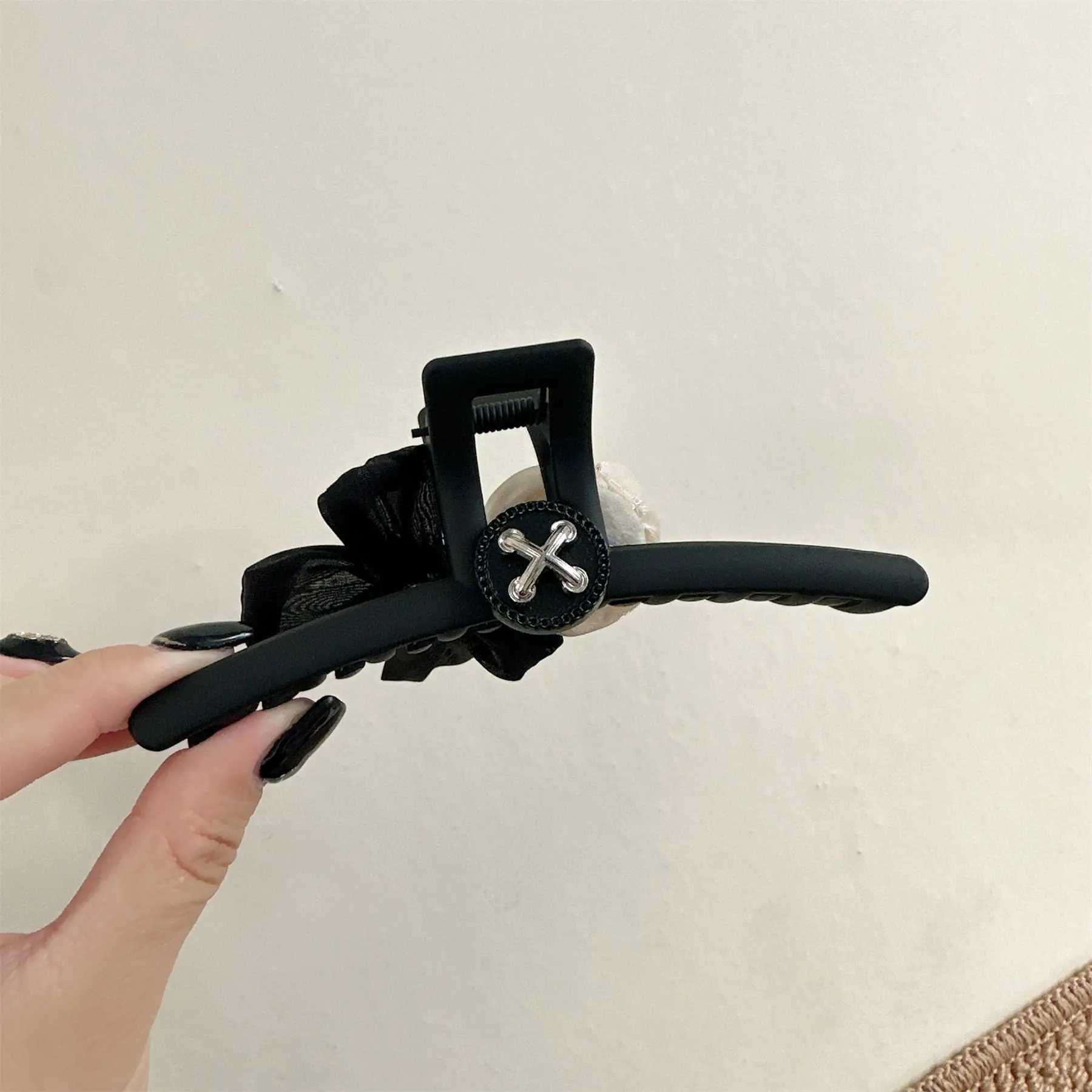 1pc elegant camellia bow imitation pearl hair clip high-end temperament chic style hair grip Korean style fabric hair claw Z250707