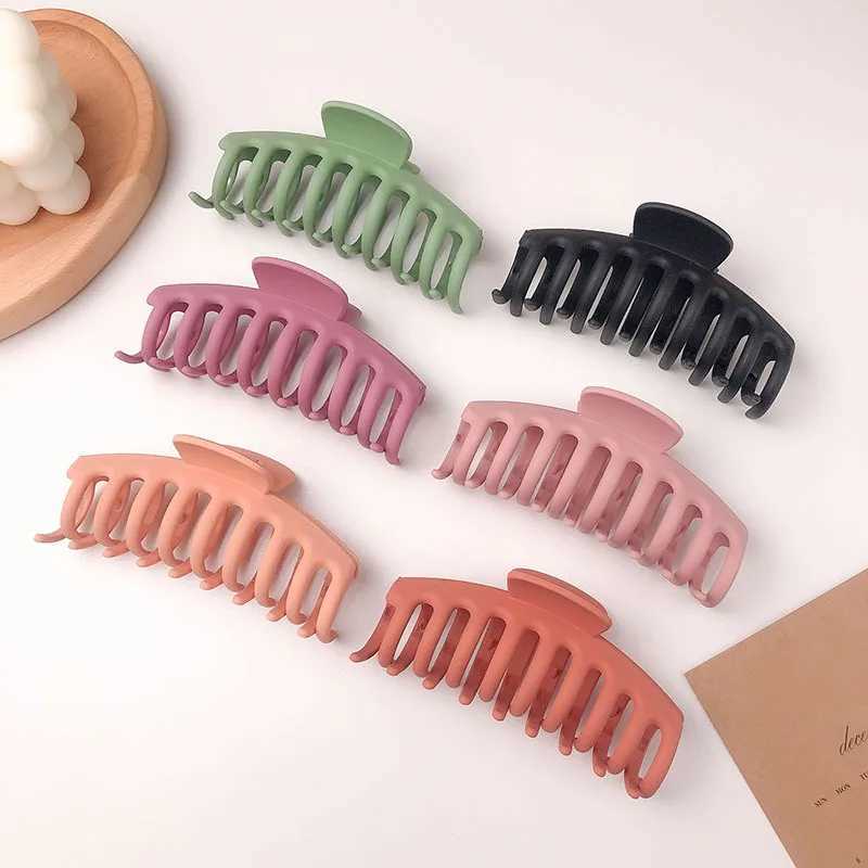 2025 Korean Solid Big Hair Claws Elegant Frosted Acrylic Hair Clips Hairpins Barrette Headwear for Women Girls Hair Accessories Y250707