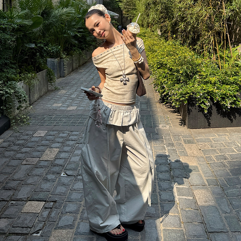 2025 Summer new women's T-shirt fashionable street casual rivet gradient off shoulder top retro worn-out short sleeved T-shirt new designer T-shi