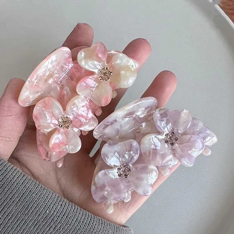 Muweordy Diamond Inlaid Flower Hair Clip Acetate Claw Clip Sweet Crab Hair Clips Hair Accessories for Women Shark Clip 2023 New Y250707