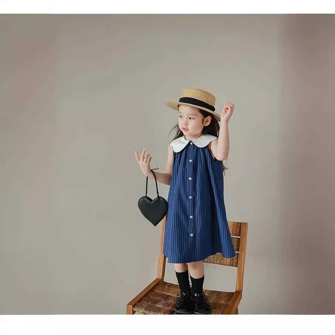 Summer New Childrens Dress Foreign Big Lapel Dark Striped Dress in Small Children Loose Dress Girls Fashionable Dress and Knees R250707