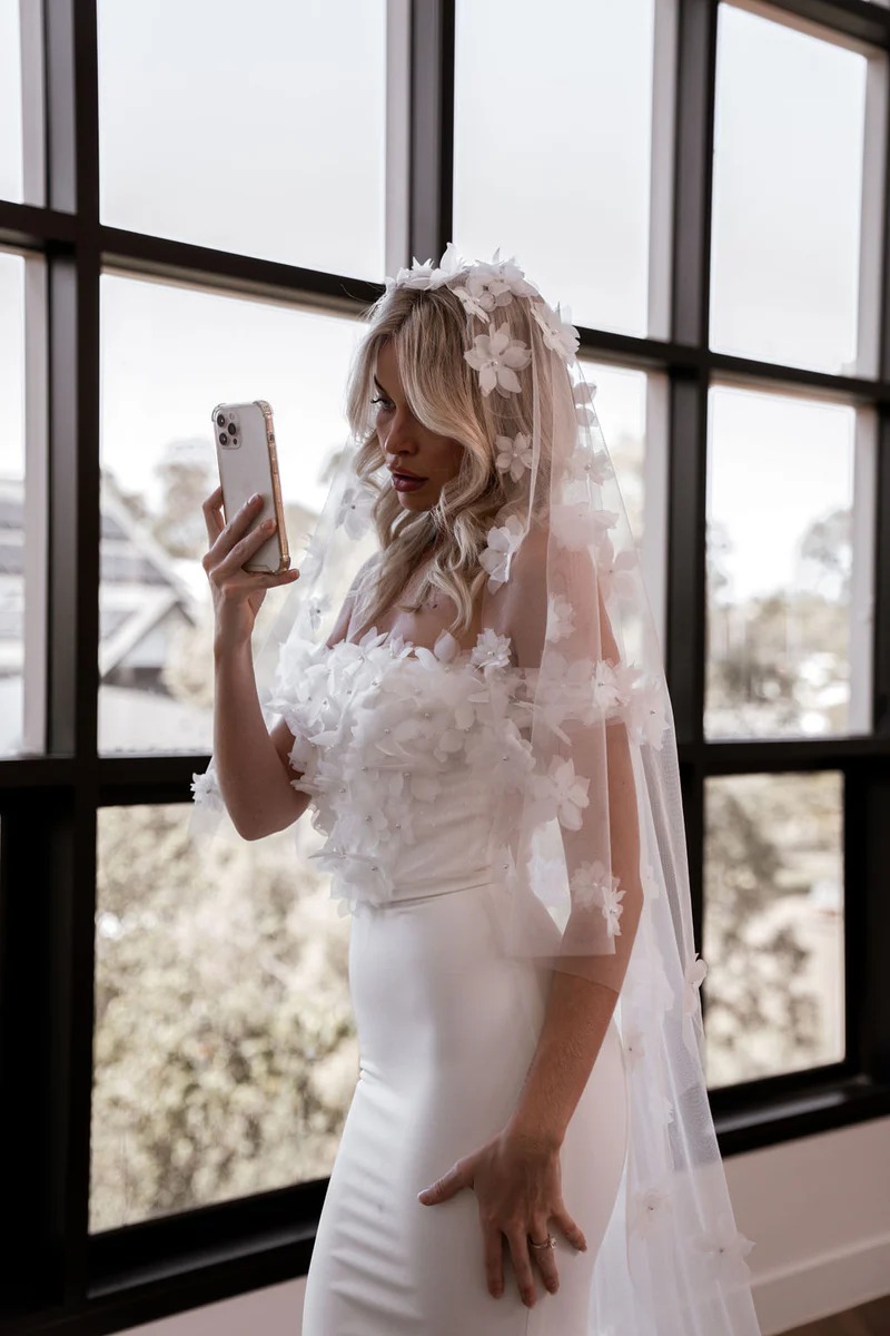 3D Flower Wedding Veil Cathedral White Ivory Long Exquisite Beaded Floral Bridal Veils Tulle 1 Layer With Comb Bride Accessories Custom Made