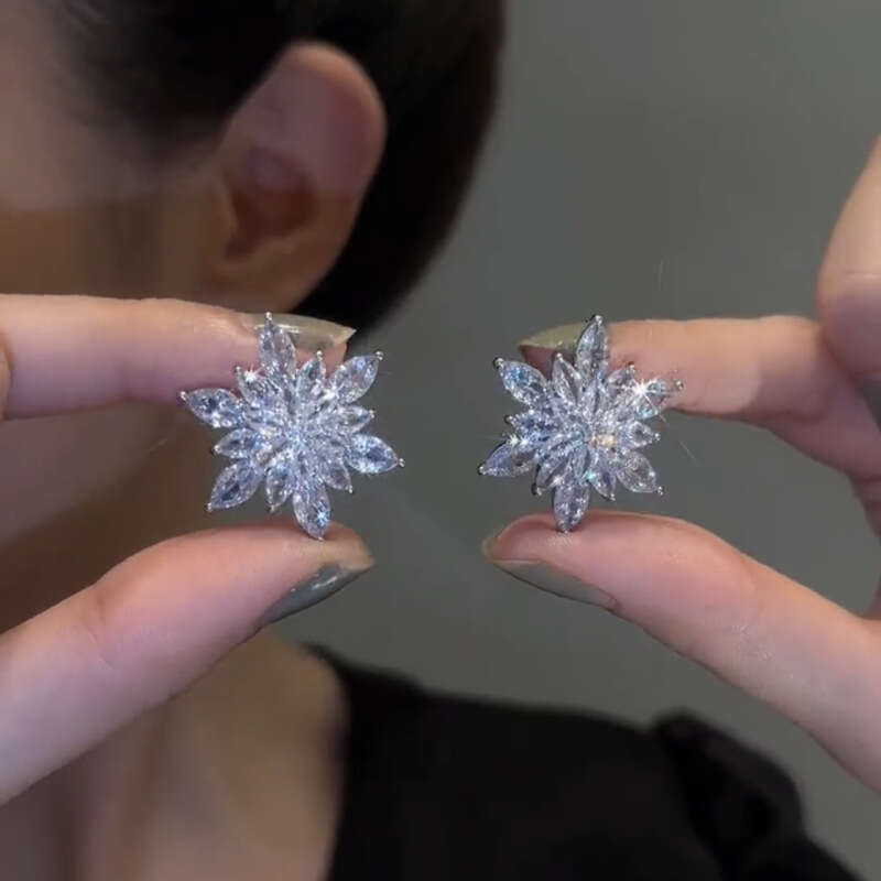 DHcollections Zircon Flower Large Super Sparkling Light High-end Personality Exaggerated Elegant Socialite Earrings for Women