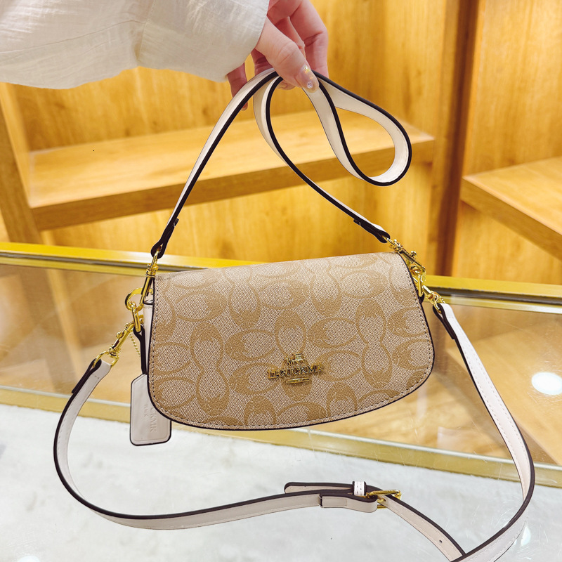 Designer High-End Feel for Women 2025 New Versatile Fashion Elegant Underarm Single Shoulder Baguette Crossbody Light Luxury Women's Bag