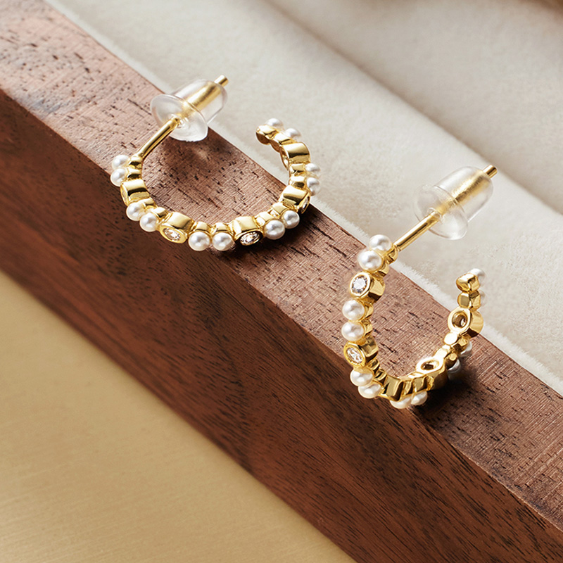 Spirit bait earrings elegant temperament small fragrant wind earrings simple versatile fashion earrings female SW0076