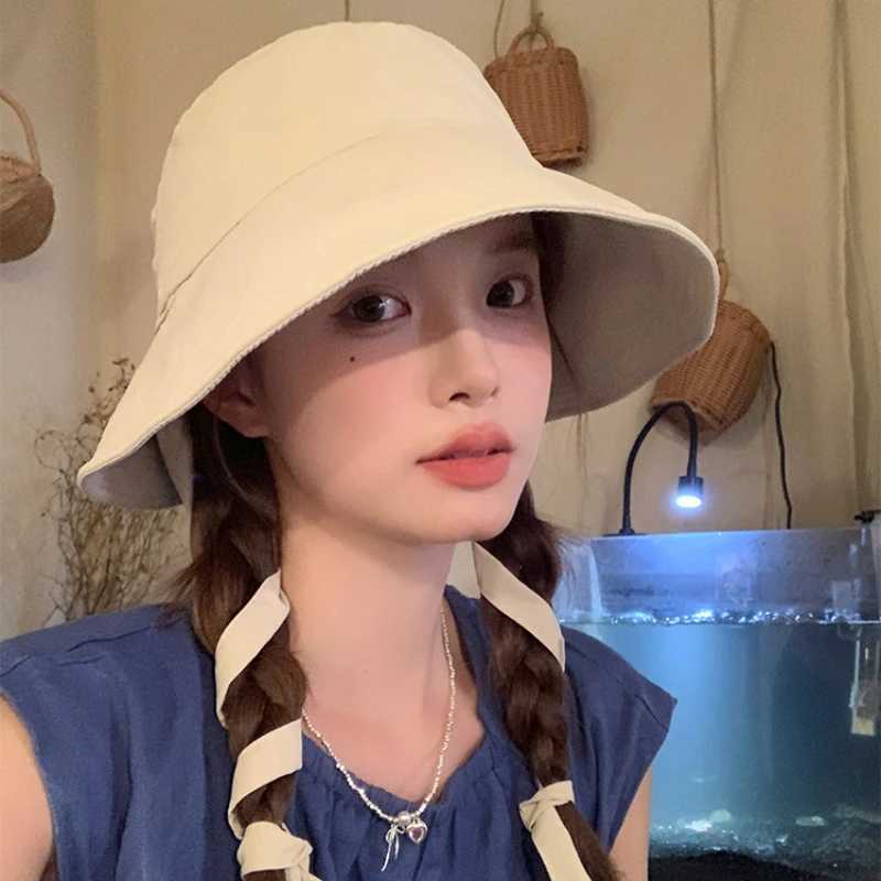 Korean Retro Red Strap Bucket Hats 2024 New Summer Travel Versatile Sunscreen Show Face Small Sweet Beautiful Womens Caps Y250707