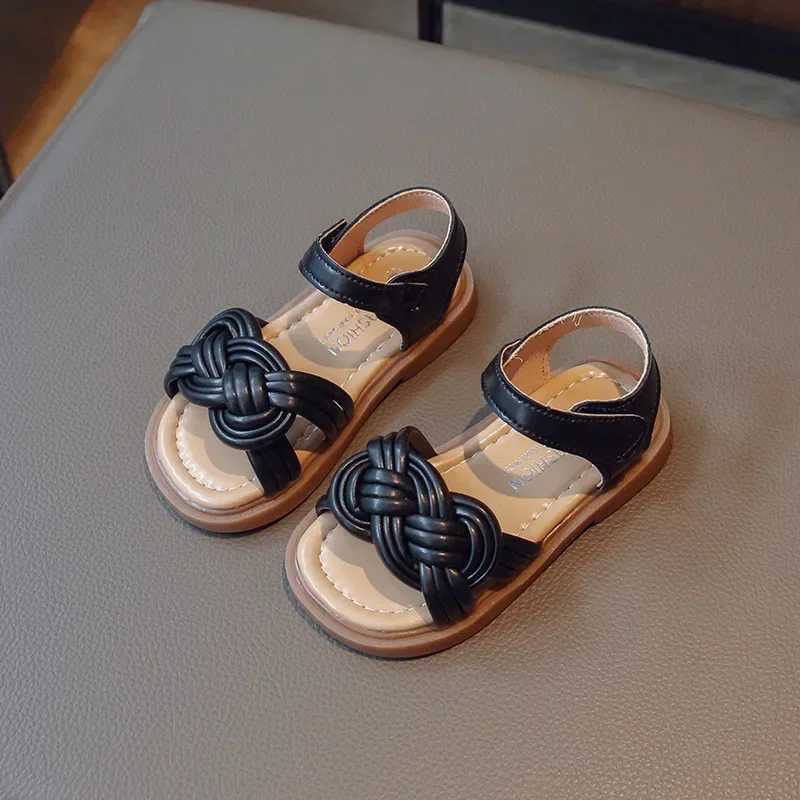 Girls Sandals Kids Fashion Princess Beach Shoes 2025 Brand New Cross Tied Weave Style Fashion Children Summer Sandals Soft Cute R250707