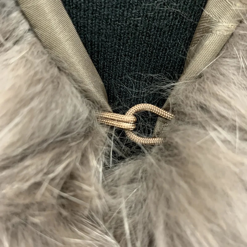 Natural Fox Fur Vest Women Small Thick Warm Winter Fur Coat Short Stylish Parkas Stylish Sleeveless Jacket 250703