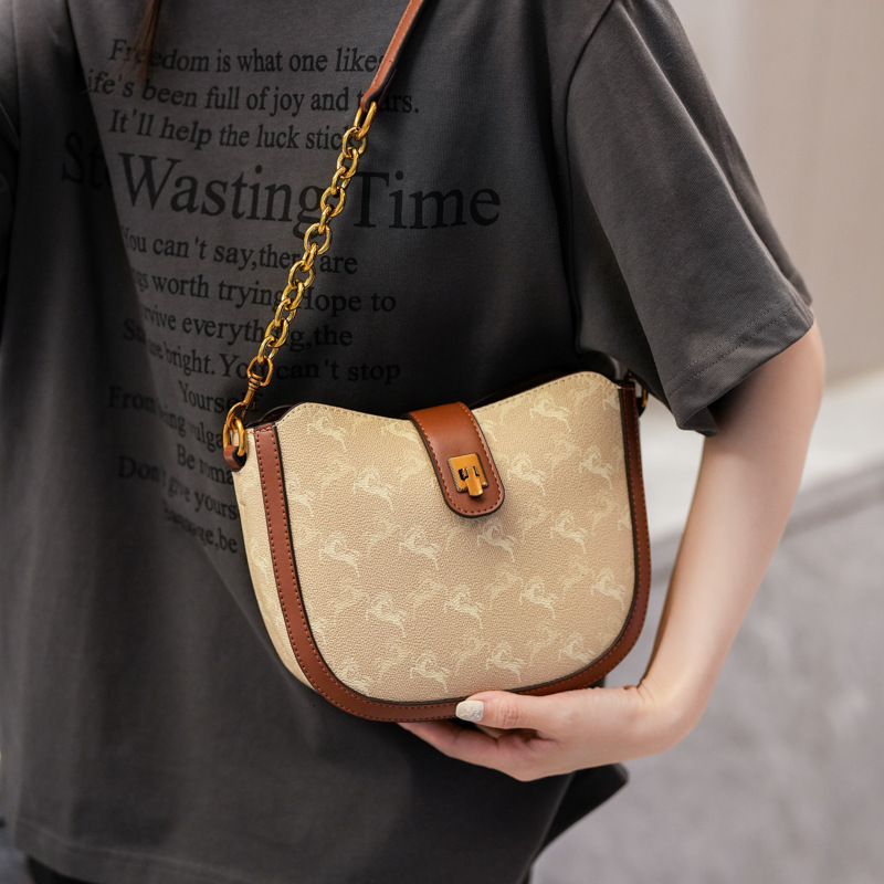 Designer High-End Feel for Women 2025 New Korean Version Chain Bucket Versatile Underarm Single Shoulder Crossbody Light Luxury Women's Bag