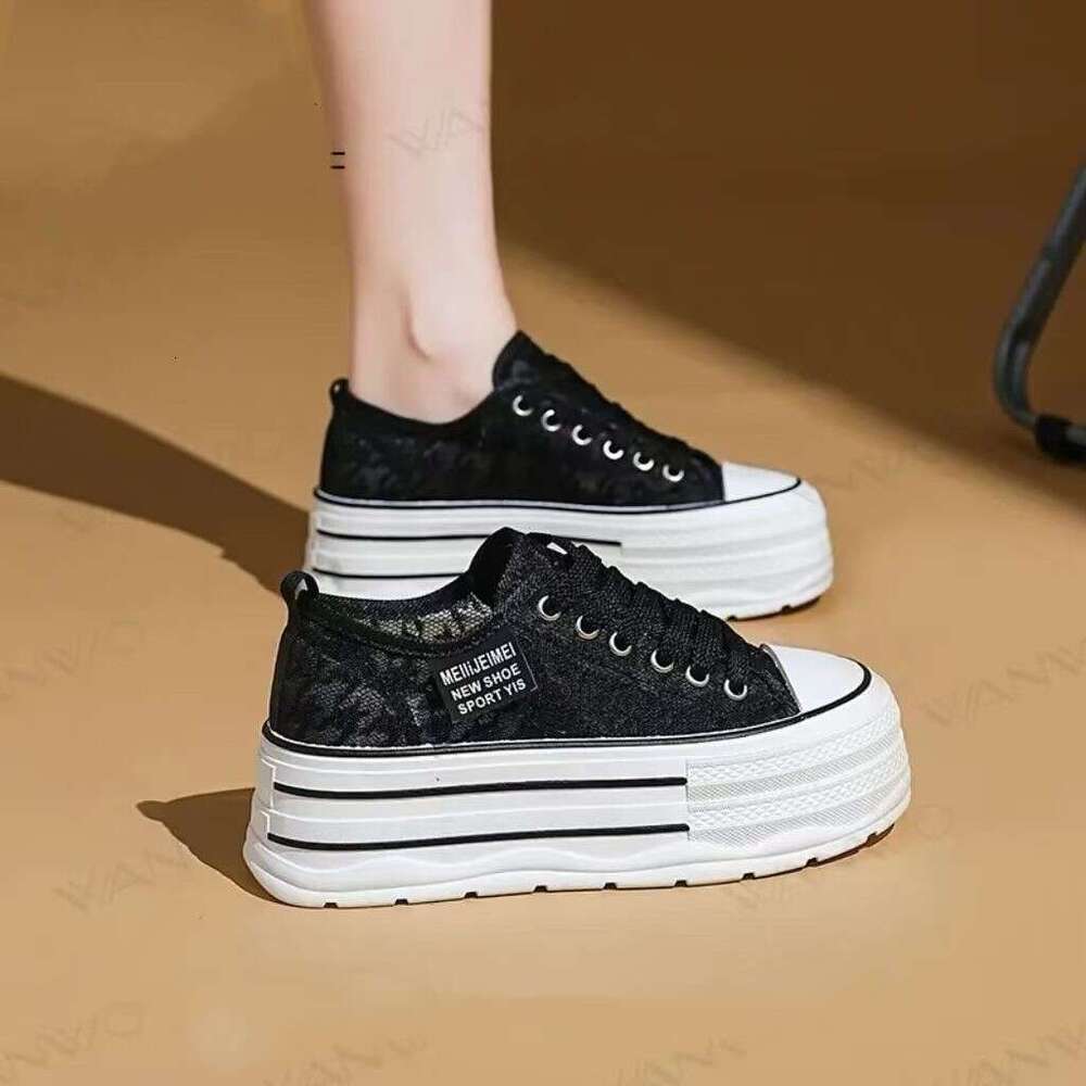 Thick-Soled Canvas for Women 2025 Spring Summer Korean Style New Trendy Platform White Casual Board Shoes