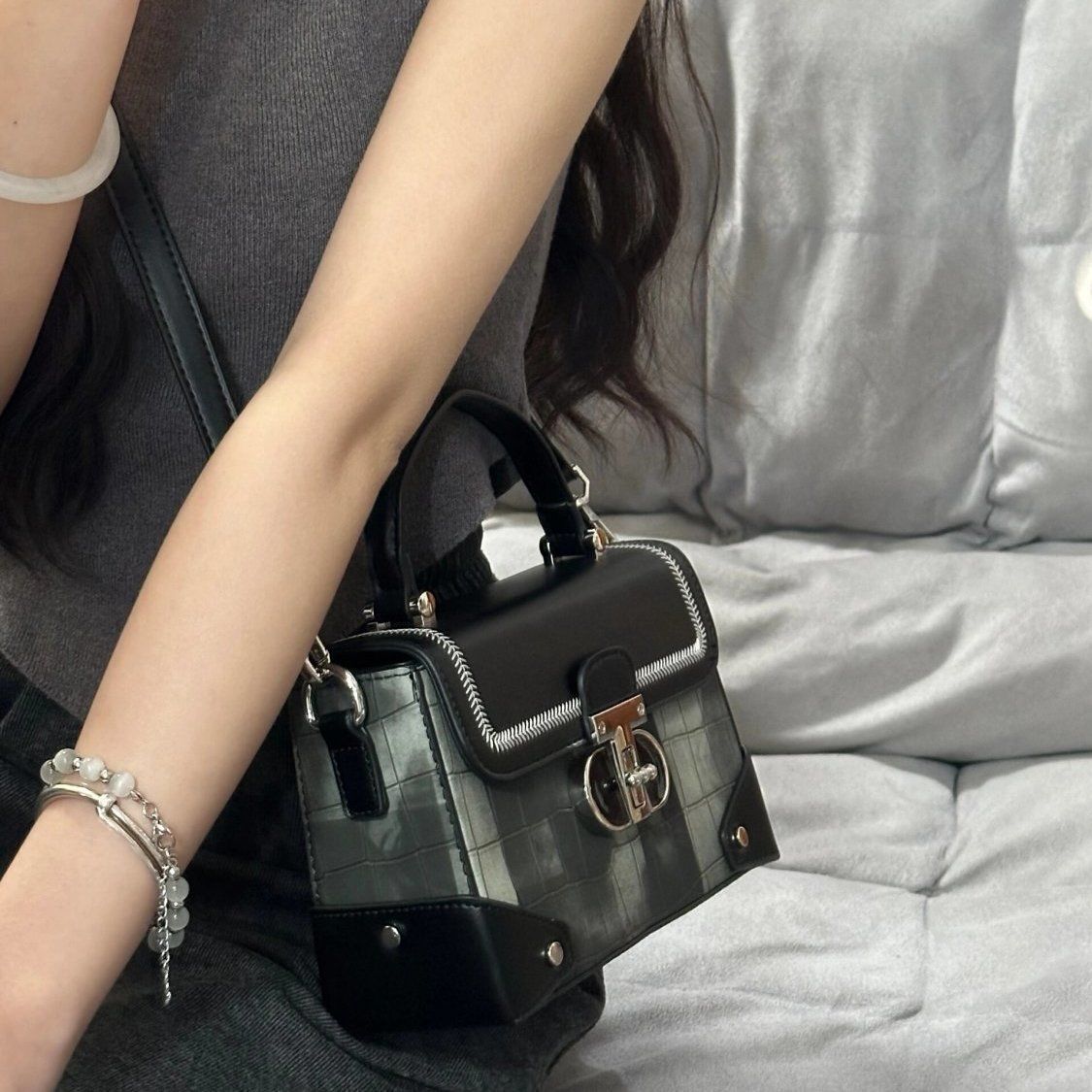 designer High-End Fashion Small Chanel Style Ice Blue Shoulder Bag 2025 New Fashionable Trendy Small Square Bag Commuter Crossbody Bag