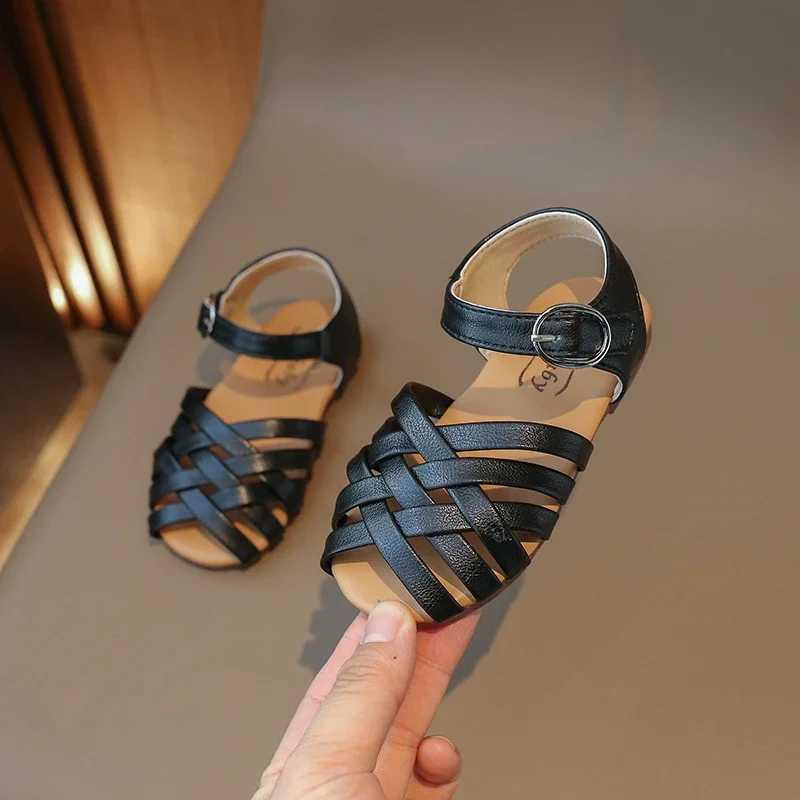 2024 Summer New Girls Sandals Childrens Buckle Open Toe Beach Shoes Soft Bottom Woven Little Girl Princess Shoes R250707