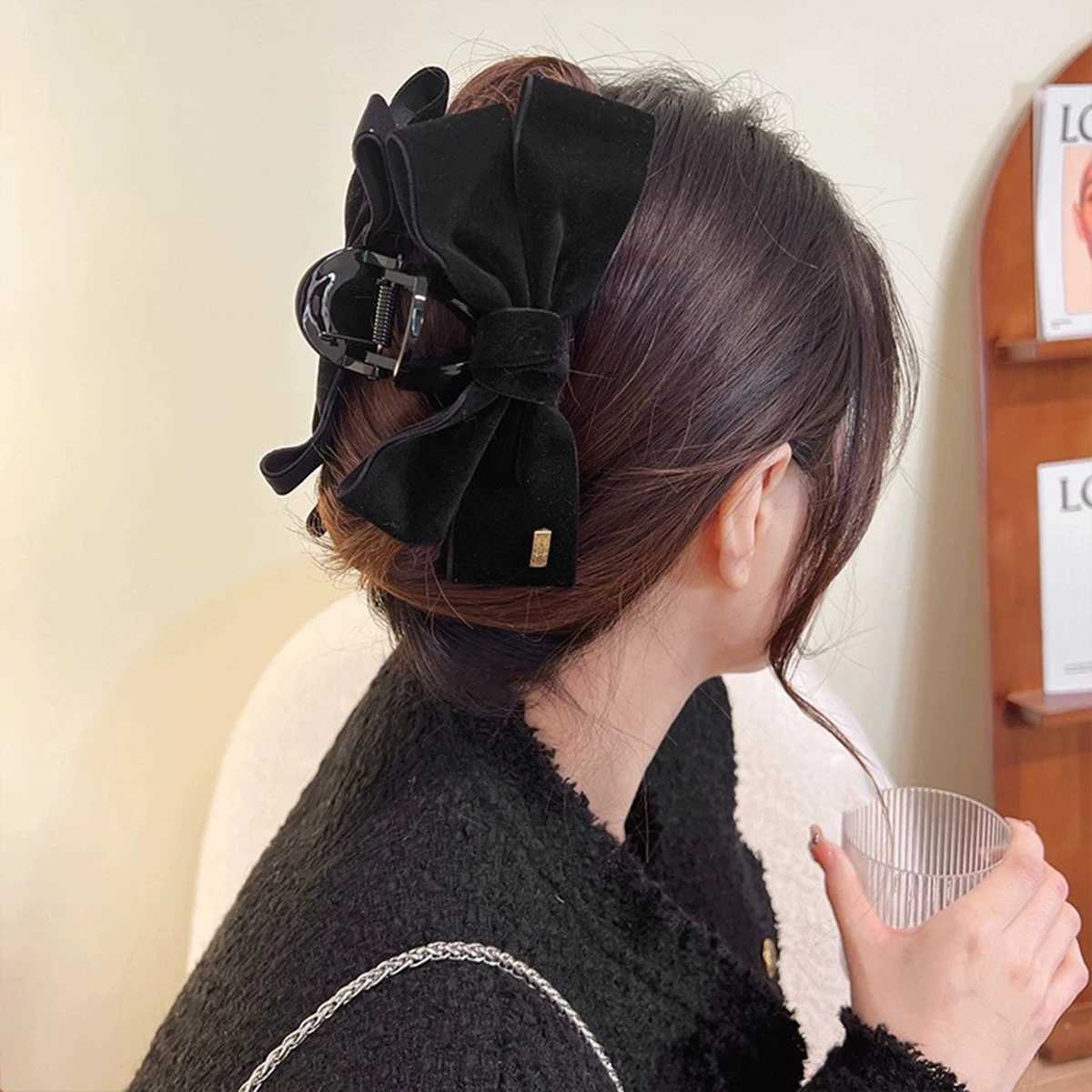 1 piece of black velvet big bow hair clip with a simple and elegant style for women Z250707