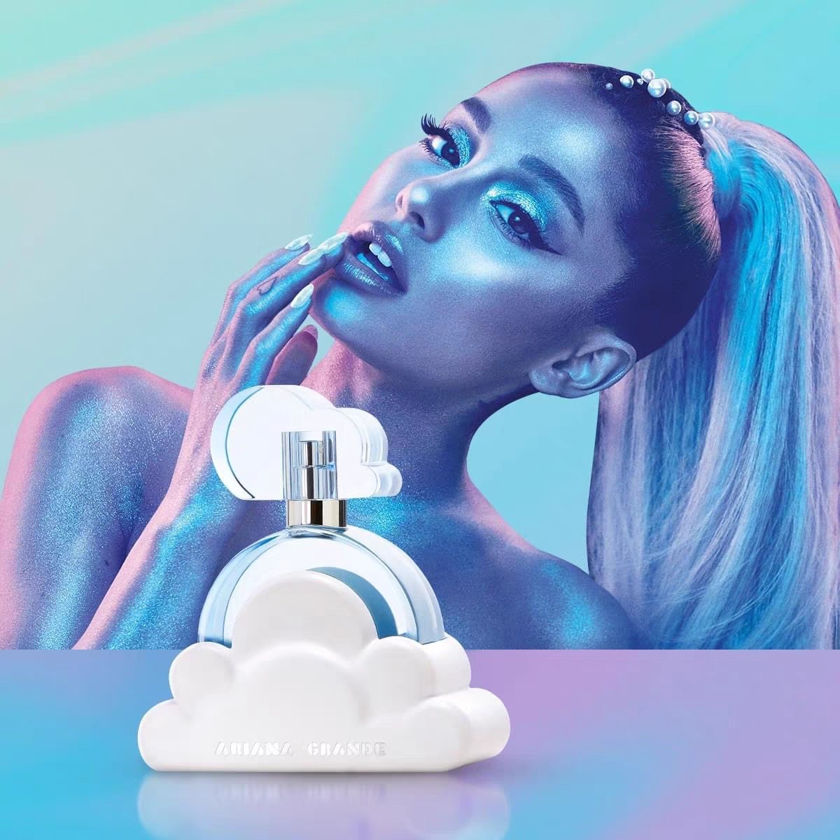 Enchanting Intense Cloudscape: A Compelling Eau de Parfum for the Contemporary Woman, Fusing Dreamy Aromatic Notes to Create a Divine Scent Sensation