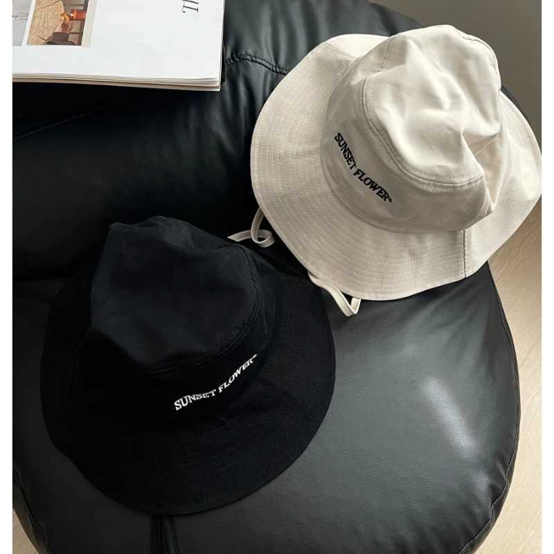 Retro Black and White Contrasting Color Design Drawstring Bucket Hats for Women Summer Sun Protection Versatile Personality Sun Hat Y250707