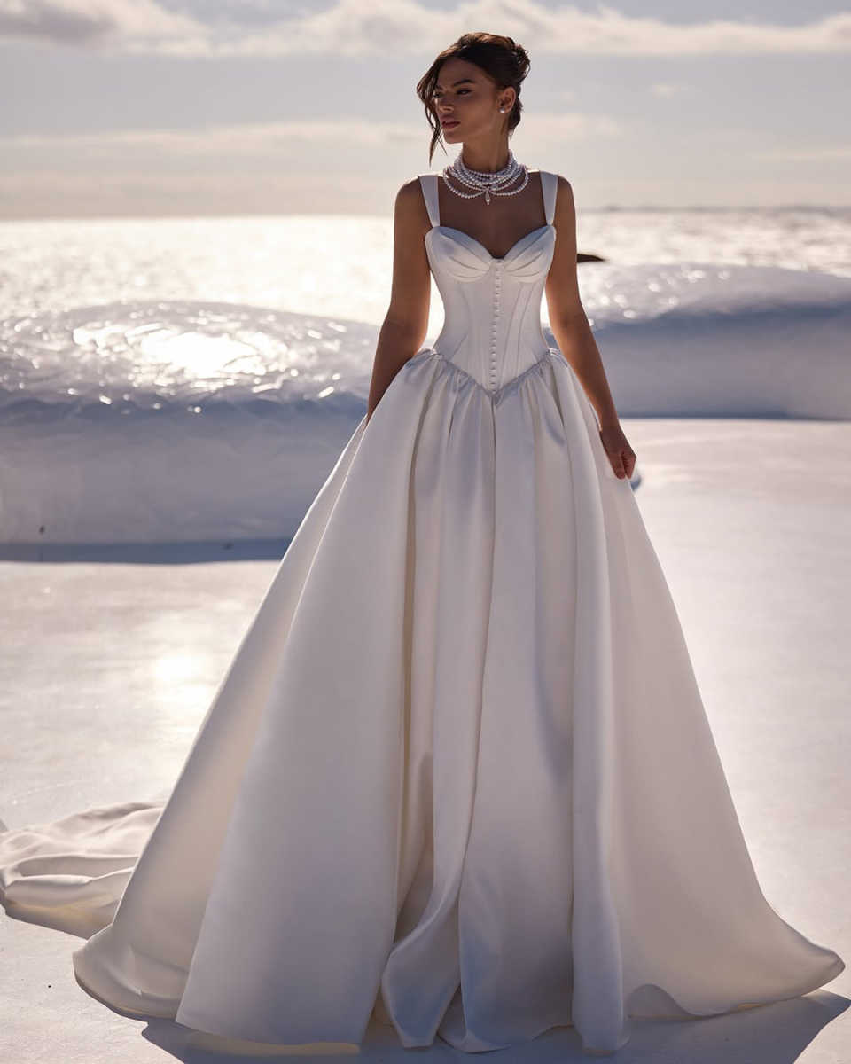 Elegant A Line Women Wedding Dress Sleeveless Sweetheart Neck Lace Up Bridal Gowns Pearls Beaded Sweep Train Dress Custom Made vestidos de novia