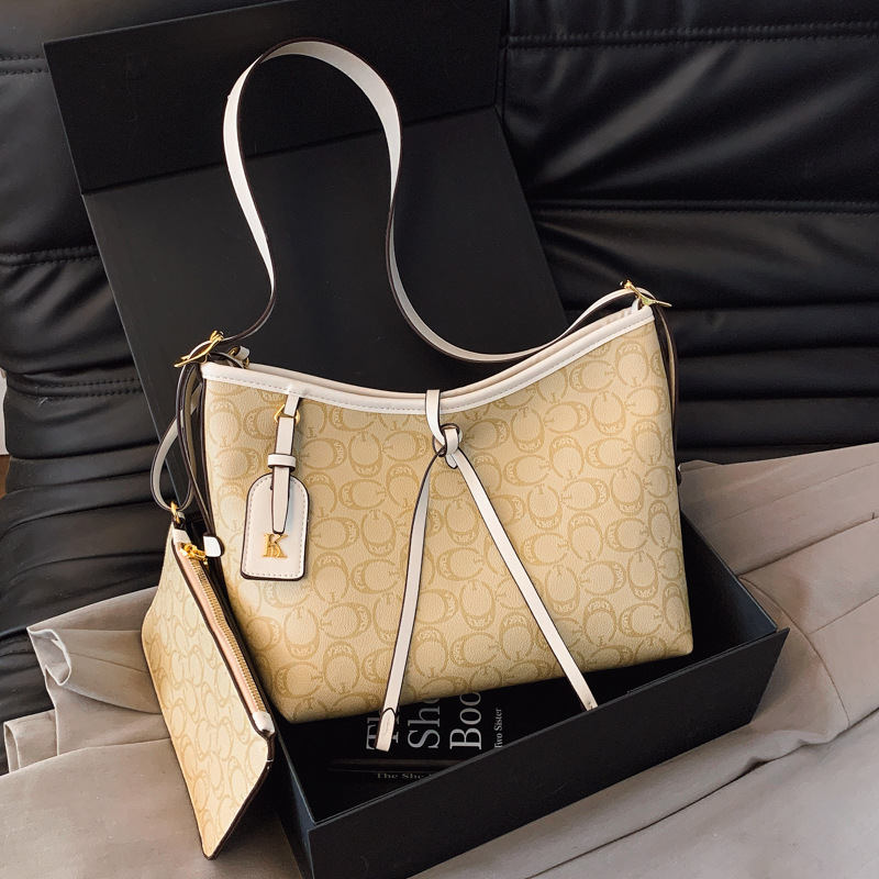 Designer Women 2025 New Korean Style Elegant Tote Commuting Large Capacity Versatile Soft Leather Shoulder Crossbody Light Luxury Women's Bag