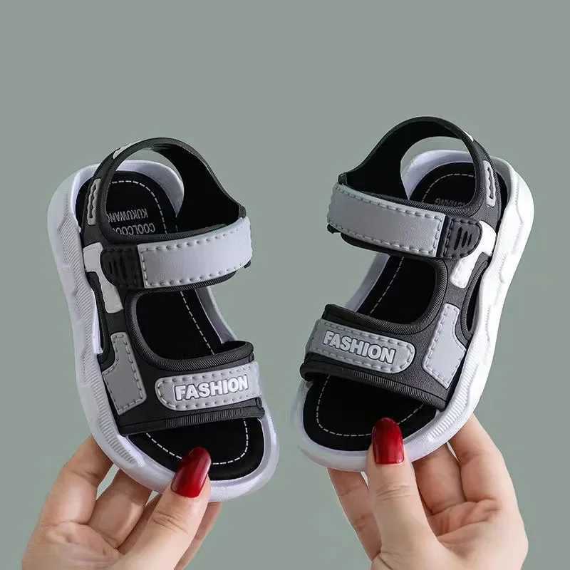 New Childrens Summer Boys and Girls Sandals Korean Version of Primary School Students Non-Slip Soft Sole Non-Slip Beach Sandals z250708W8CP