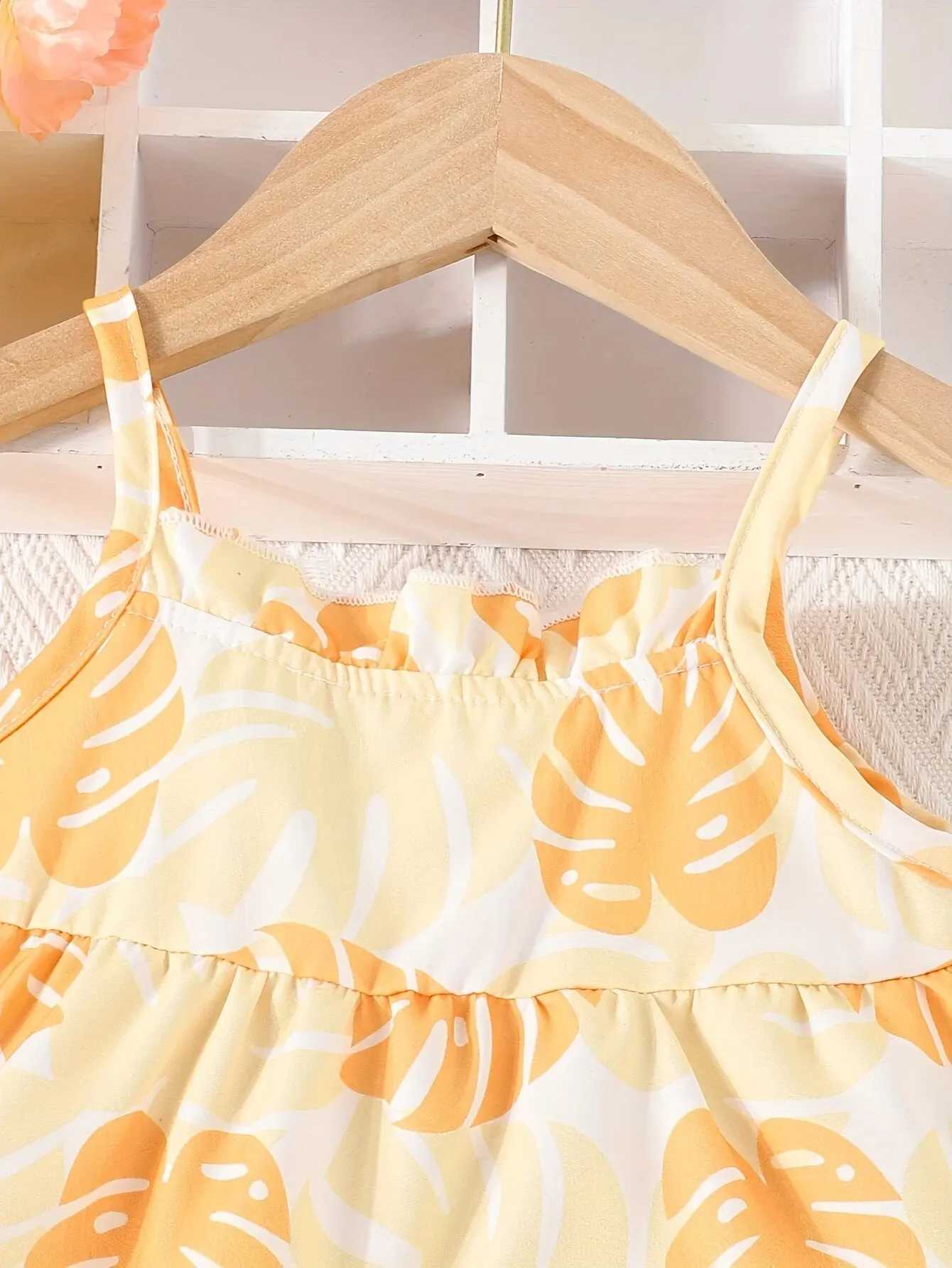 Summer Travel Holiday Dress Cute Baby Girl Beach Holiday Dress Girl Halter Vest Leaf Pattern Cake Dress R250707