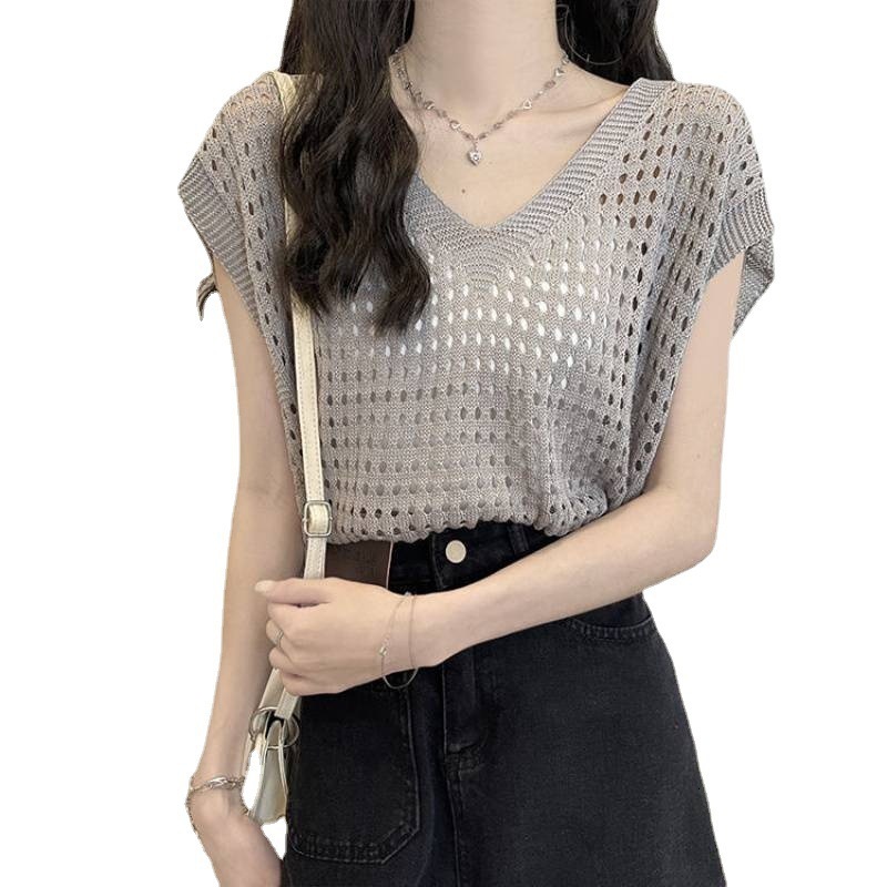 2025 Summer new women's T-shirt lazy style new shirt hollow V-neck knitted cover shirt short sleeved vest novel designer T-shirt